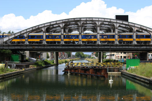 Pont ferroviaire sur le canal Louvain-Dyle