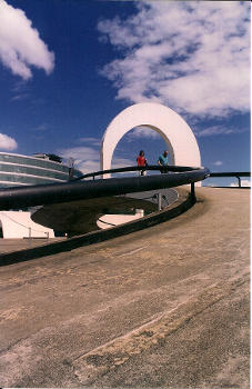 Passerelle du Mémorial de l'Amérique latine