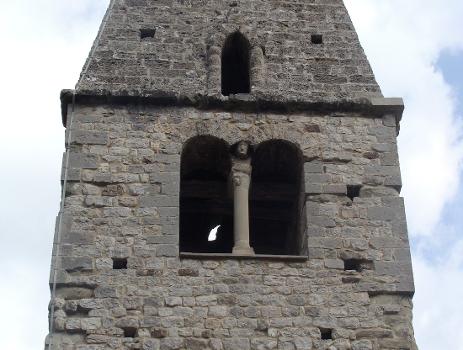 Mère Église de Saint-Disdier en Dévoluy : baie géminée du clocher.