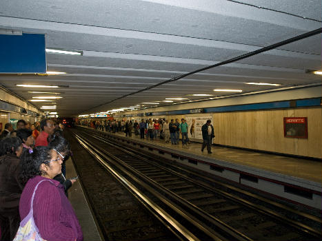 Platforms, Metro Allende, Mexico City