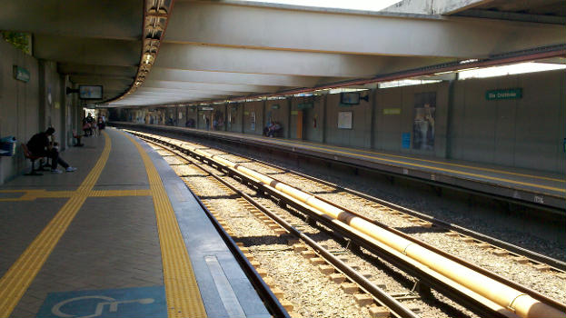 Metrobahnhof São Cristóvão