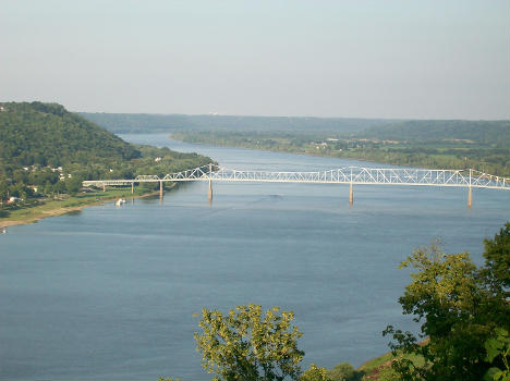 photo fo Milton - Madison bridge from the Kentucky side 2011
