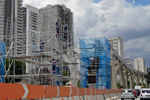 Construction Linha 17-Ouro Monorail (Monotrilho) as part of the Metro São Paulo subway network, São Paulo, Brazil