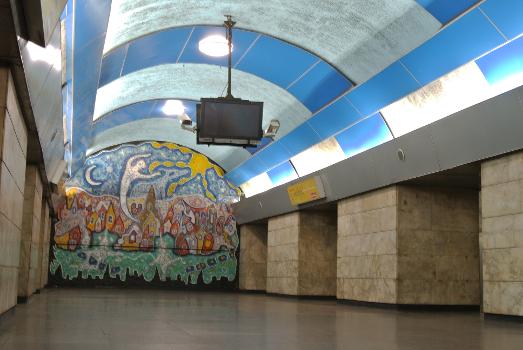 Metrobahnhof Nadzaladevi