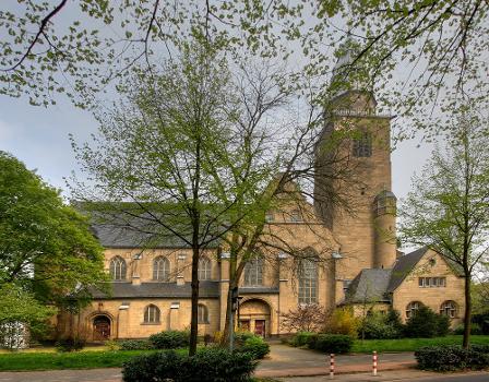Kirche „Heilige Dreikönigen“ in Neuss, Wiederaufbau und Deckengestaltung: Dominikus und Gottfried Böhm)