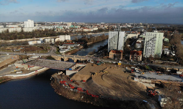 New bridge in Magdeburg, with the Zollbrücke in the background