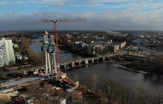 New bridge in Magdeburg, with the Anna-Ebert-Brücke in the background