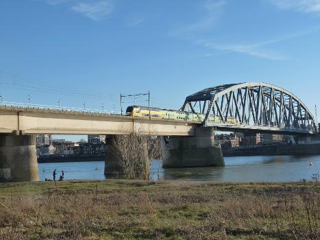 Eisenbahnbrücke Nimwegen