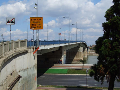 Novi Sad (Újvidék, Neusatz, Нови Сад) - Varadin Bridge