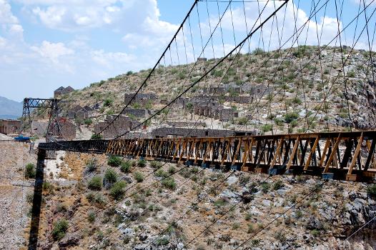 Mapimí Bridge : The Mapimí Bridge (puente de Ojuela, Spanish name) is a suspension bridge located in Mapimí, in the Mexican state of Durango, at the site of the Ojuela Goldmine