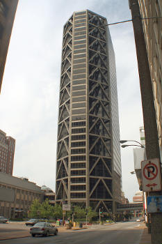 One US Bank Plaza is the third-tallest building in St. Louis when ranked by pinnacle height.