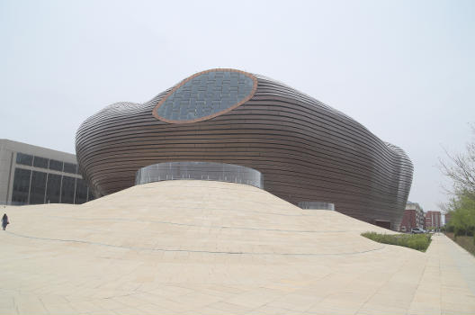 Musée d'Ordos (), dans la ville d'Ordos, Mongolie-Intérieure, République populaire de Chine.