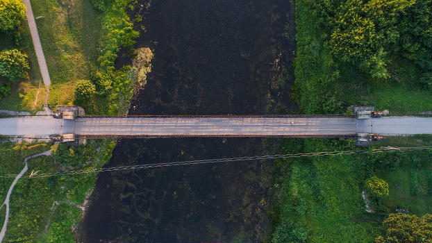 Pont en chaînes d'Ostrov