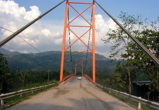 Rio Huallaga-Brücke Tocache