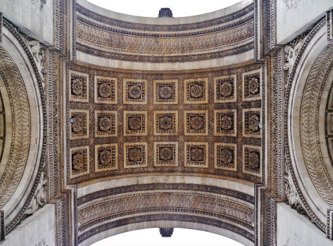 unter dem Bogen des Arc de Triomphe de l'Étoile, Paris, Region Île-de-France, Frankreich