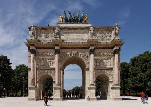 L'arc de triomphe du Carrousel dans le jardin des Tuileries.