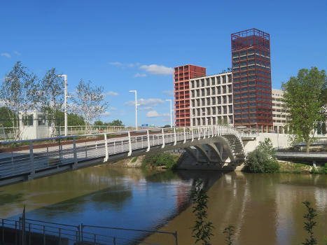 passerelle du village olympique vue de l'Île-Saint-Denis