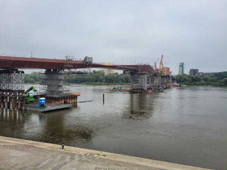 Pedestrian Brigde Warsaw under construction