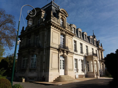 Rathaus von Plaisir
