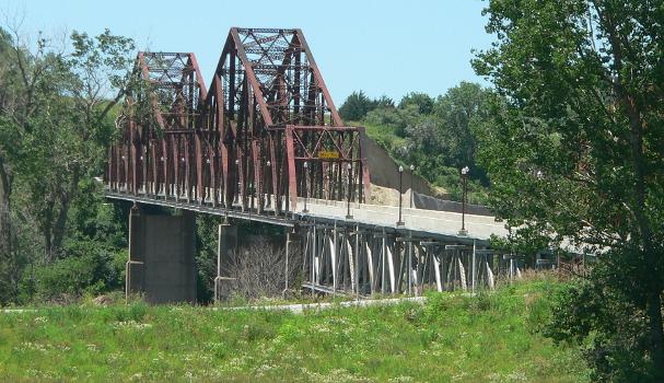 Bridge carrying U.S. Highway 34 across Missouri River east of Plattsmouth, Nebraska; seen from the east.
