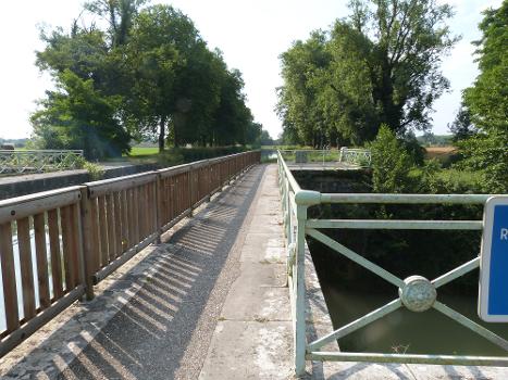Pont-canal sur la Barguelonne