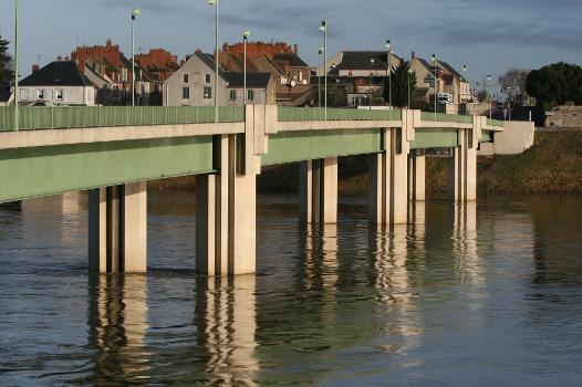 Loirebrücke Jargeau