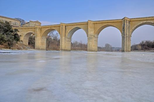 Le pont Saint Nicolas sur le Gardon gelé