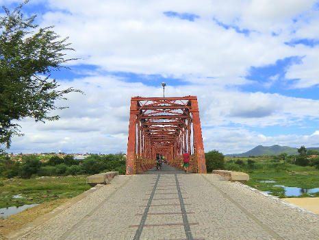 Ponte metálica