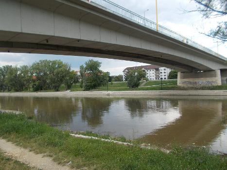 Széchenyi Bridge from Gyárváros neighborhood