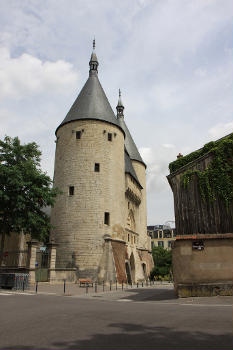 Side view of Porte de la Craffe, Nancy