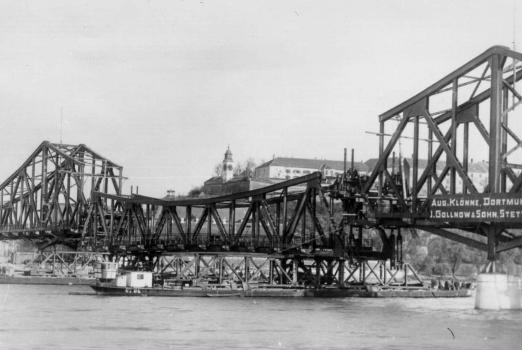 Construction of the Prince Tomislav Bridge in Novi Sad.