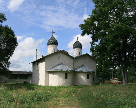 Church of Protection at Prolom, XV-XVI c, Pskov