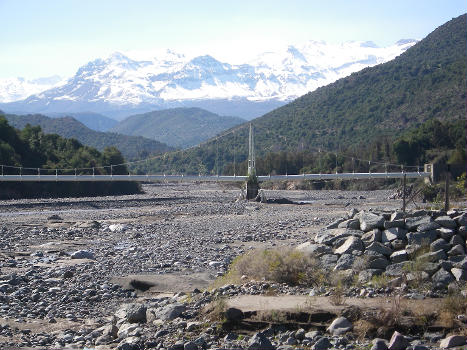 Pont-pipeline sur le Río Cachapoal