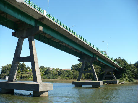 Puente Cruces