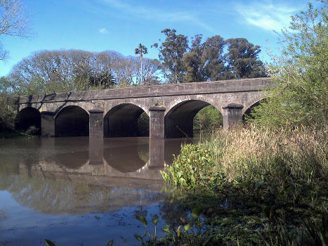 Puente de los Treinta y Tres