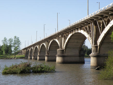 Paso de los Toros Bridge