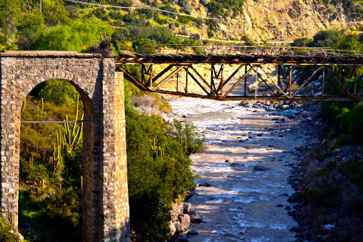 Eisenbahnbrücke über den Rio Colorado