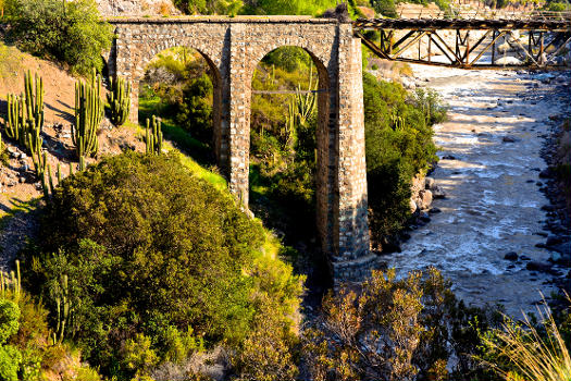 Eisenbahnbrücke über den Rio Colorado