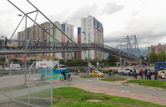 Puente cicloruta Avenida Boyacá