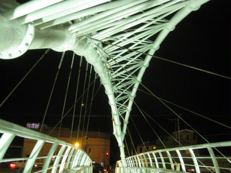 Puente Peatonal Cruz de Cantera