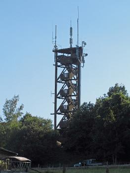 Der Raiffeisenturm auf dem Beulskopf nördlich von Altenkirchen im Westerwald.