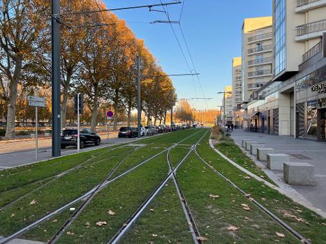 Rails de tramway, quai de l'Amiral Hamelin, Caen.