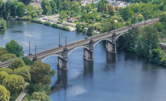 Railway bridge in Cahors, Lot, France
