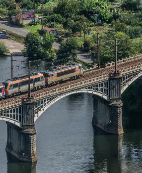 Railway bridge in Cahors, Lot, France