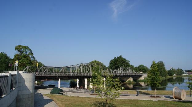 Roding im Landkreis Cham in Bayern. Stahl-Brücke über den Regen (Fluss) bei Roding
