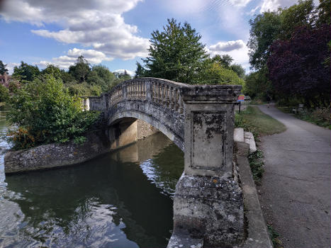 Roving Bridge Twenty Yards Upstream From Iffley Lock