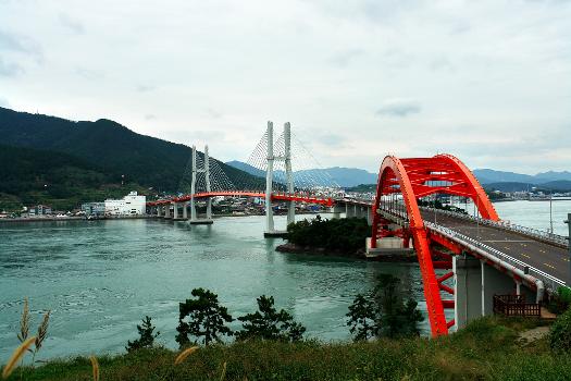 Samcheonpo Bridge