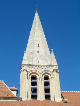 L'église Saint-Pierre-et-Saint-Paul de Sarcelles après sa restauration en 2014-2015 - voir titre.