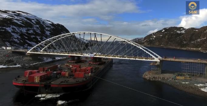 The Bøkfjord bridge, Sør-Varanger, Norway, during mounting. Photo from the published video at time 3:28