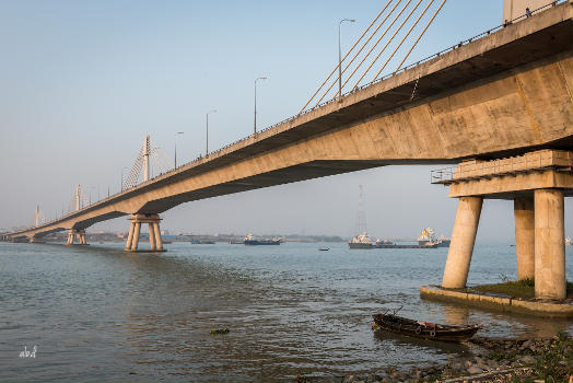 Shah Amanat Bridge